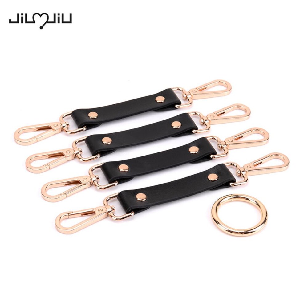Cross Lock In Black